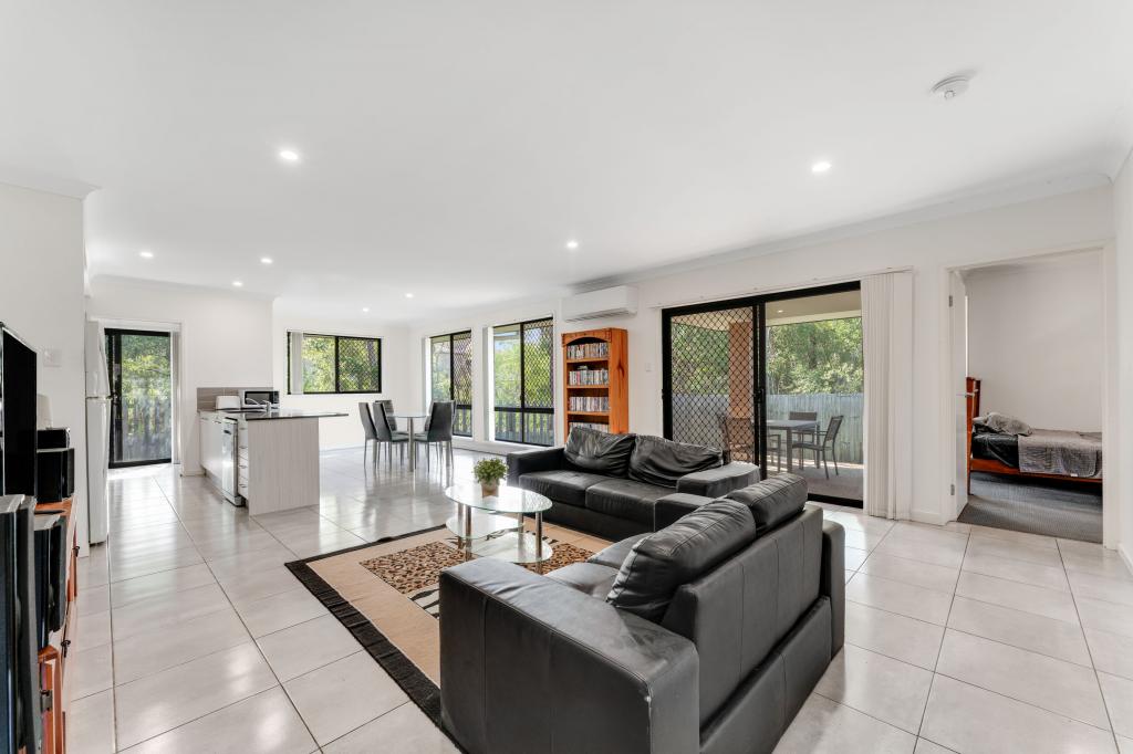 6 Essington Mews, Leichhardt, QLD 4305