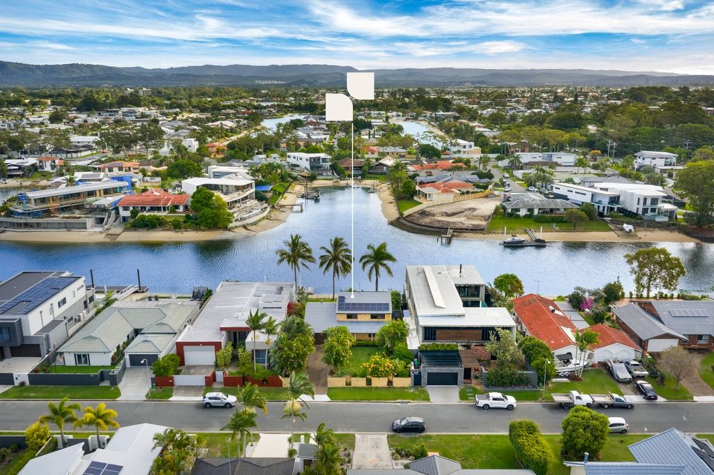 26 Welby St, Broadbeach Waters, QLD 4218