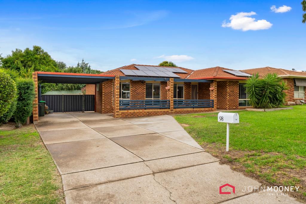 98 Dalman Pkwy, Glenfield Park, NSW 2650