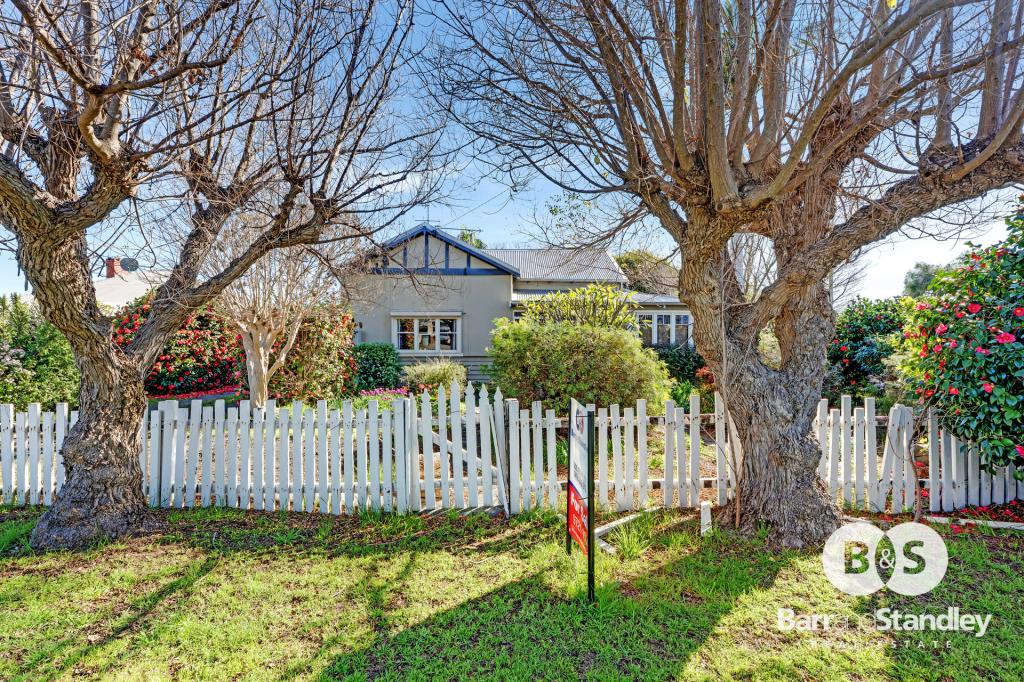 27 Third St, Harvey, WA 6220