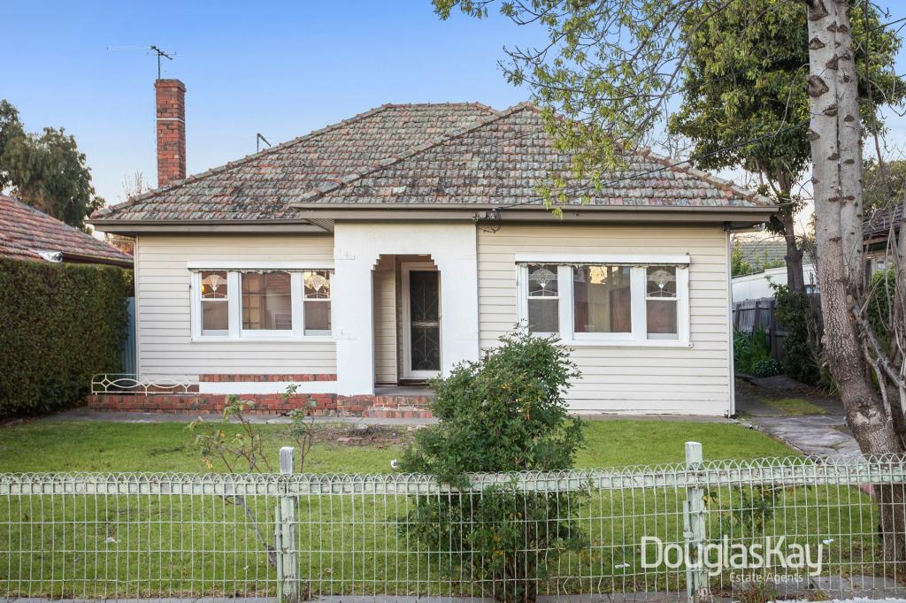 32 LEONARD ST, SUNSHINE, VIC 3020