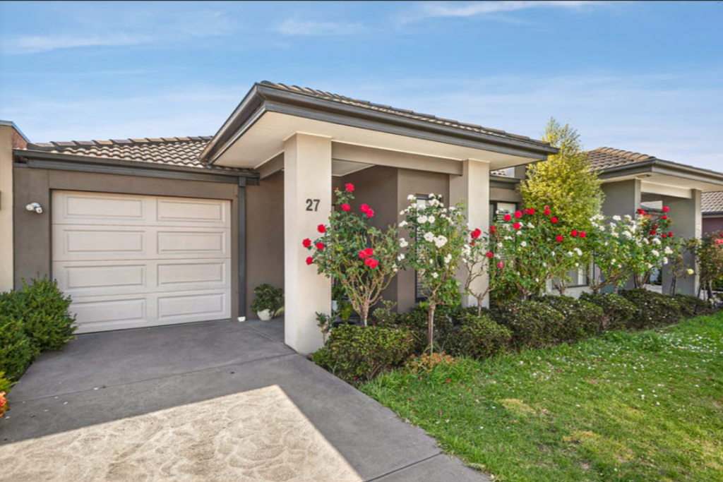 27 Pasadena Bvd, Clyde, VIC 3978