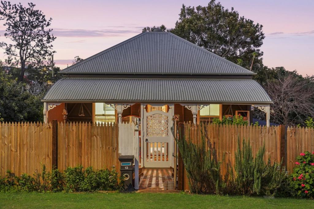 12 Liverpool St, North Ipswich, QLD 4305
