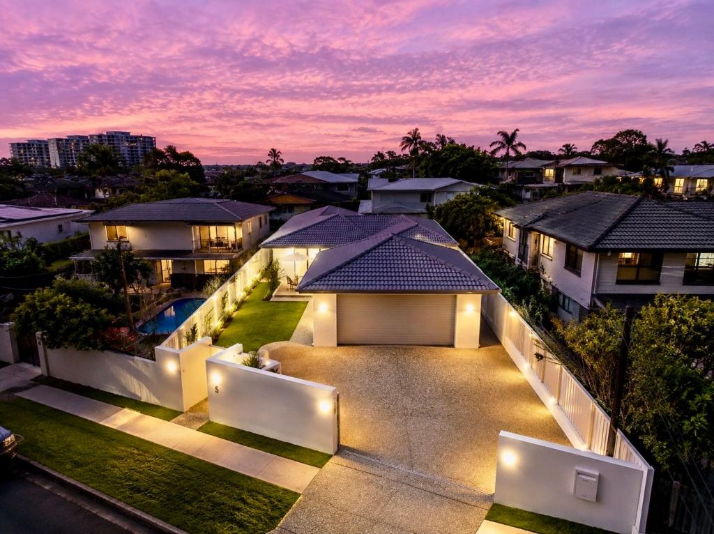 5 Arthur St, Biggera Waters, QLD 4216