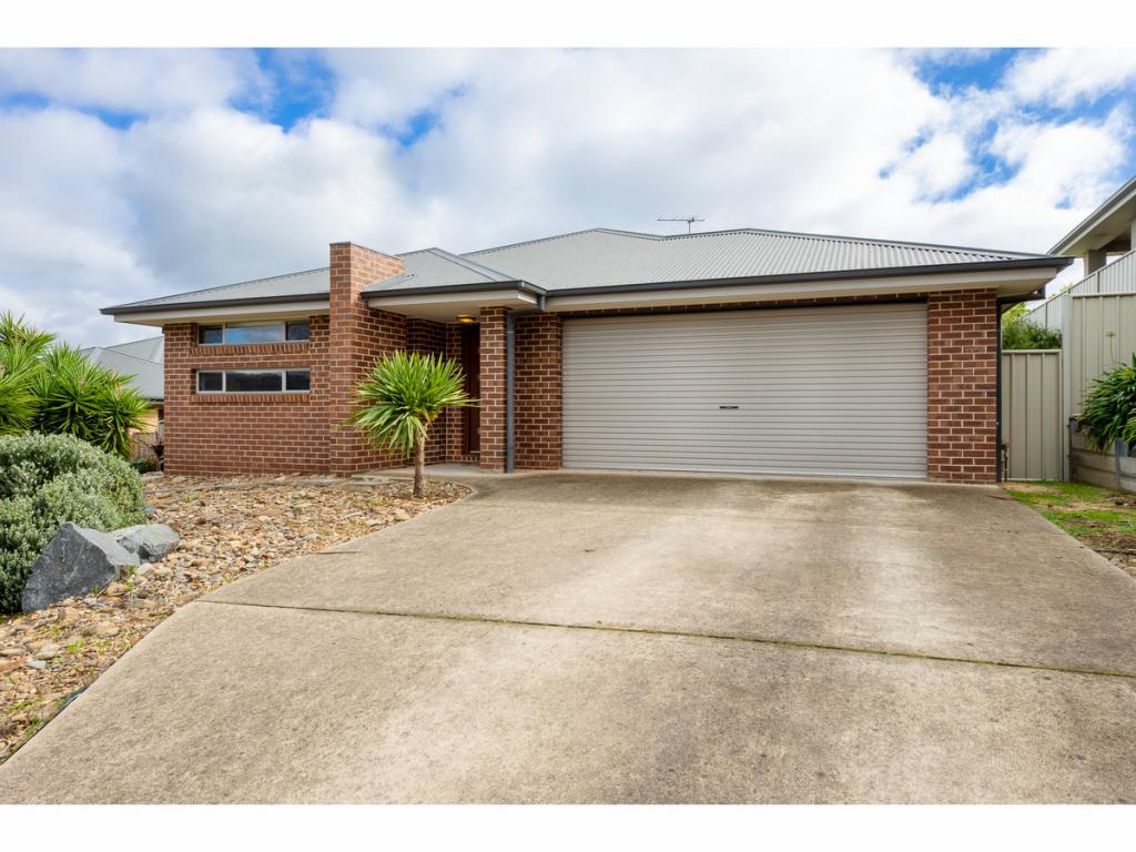 6 Dempster Pl, Leneva, VIC 3691