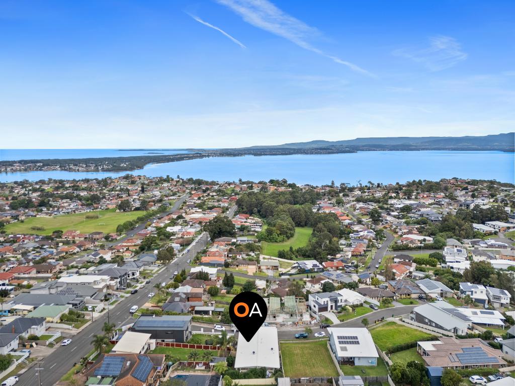 2/1 Backhouse Rd, Lake Heights, NSW 2502