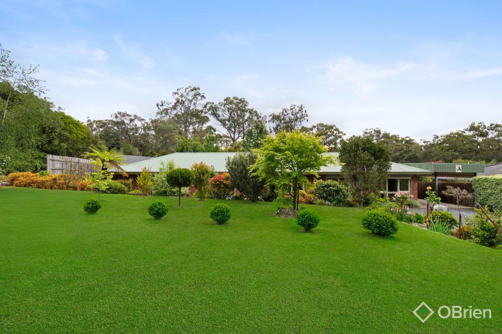 15 HARPFIELD RD, BEACONSFIELD UPPER, VIC 3808