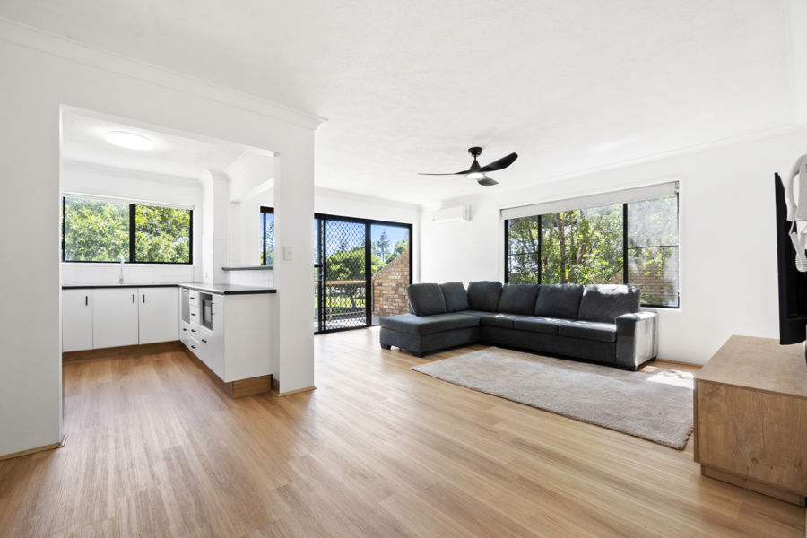 3/6 BROAD ST, LABRADOR, QLD 4215