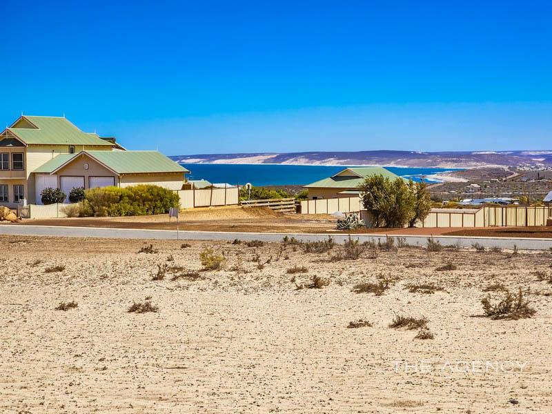 22 Charlton Loop, Kalbarri, WA 6536