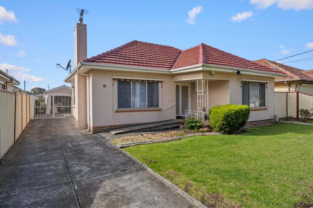 16 Compton Pde, Sunshine North, VIC 3020
