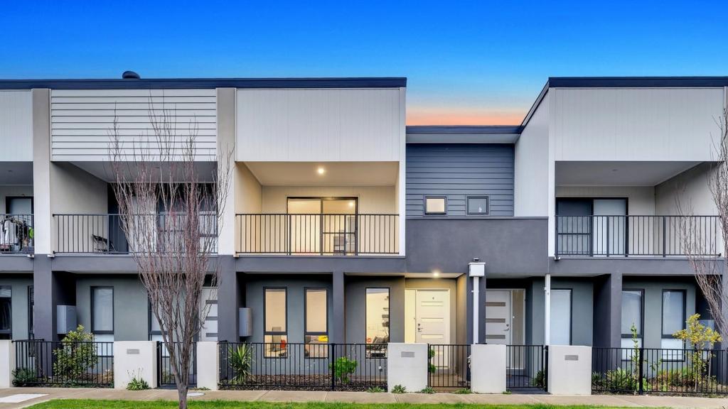 12 St Martins Way, Pakenham, VIC 3810