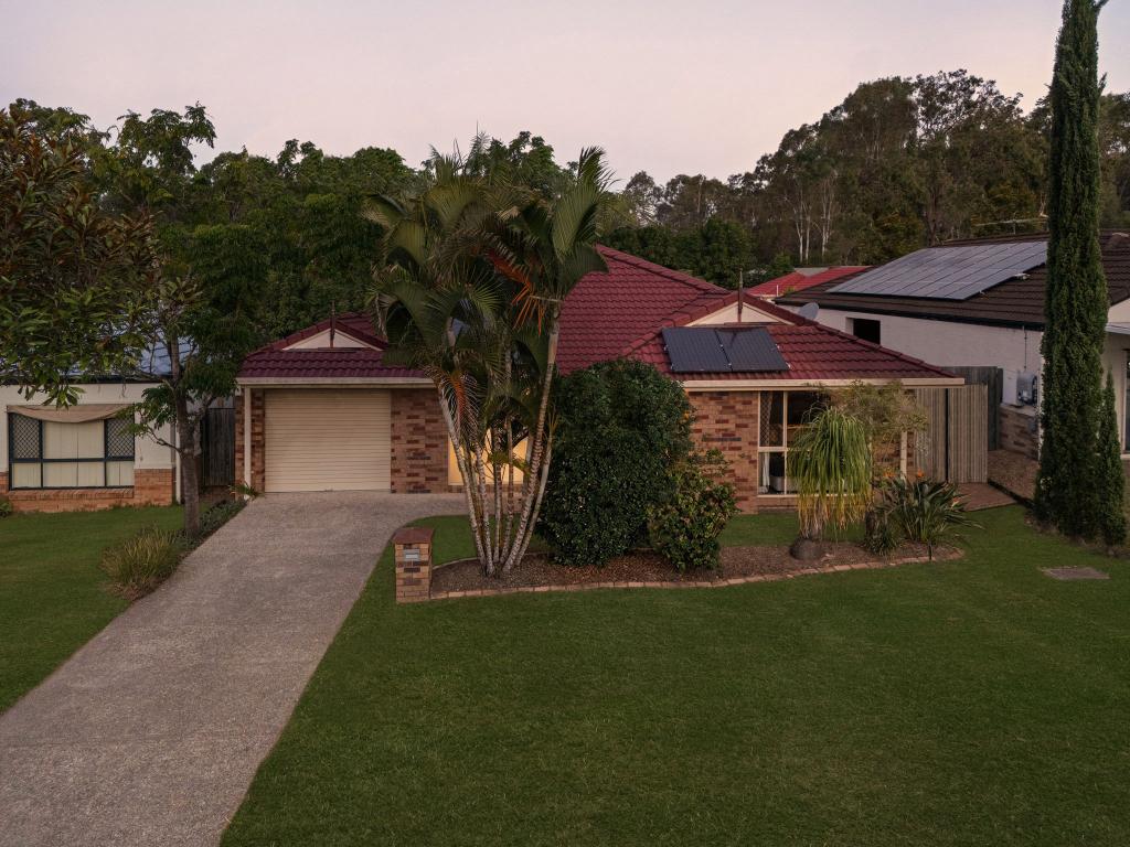 8 Merganser Pl, Forest Lake, QLD 4078