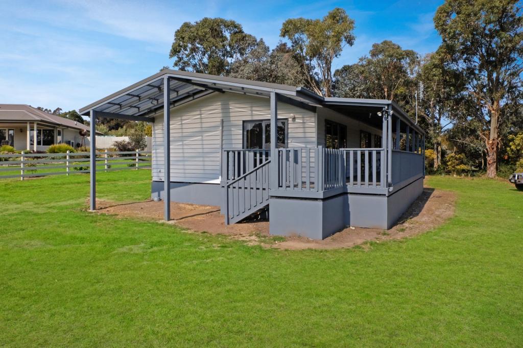 5 Phillip St, Metung, VIC 3904