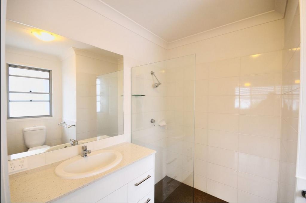 1/51 River Rd, Bundamba, QLD 4304