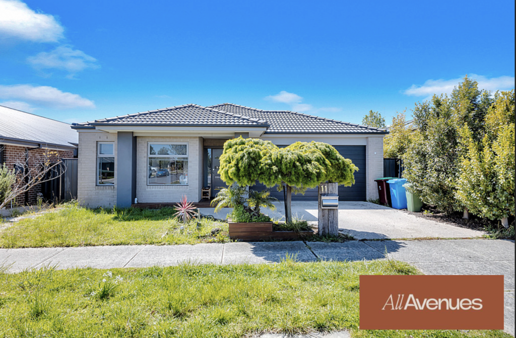 11 Hanoverian St, Clyde North, VIC 3978