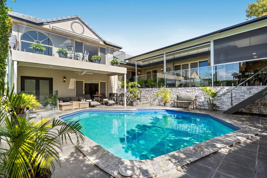 8 Carcoola St, Benowa, QLD 4217