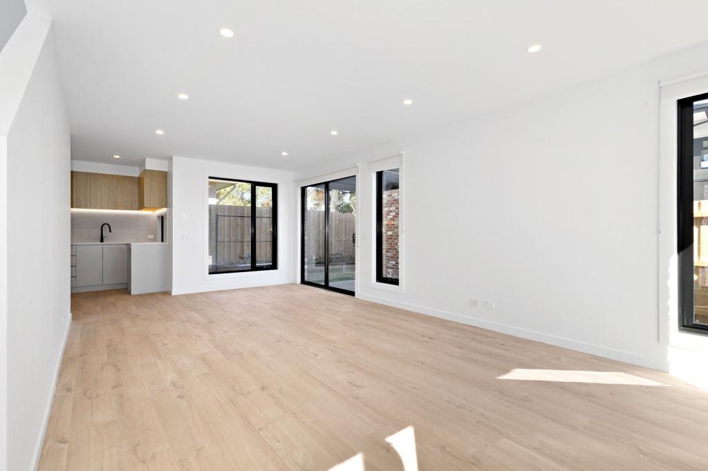 2/7 Helvetia Ct, Frankston, VIC 3199