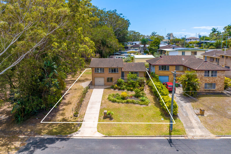 33 Gurrah Ave, Southport, QLD 4215