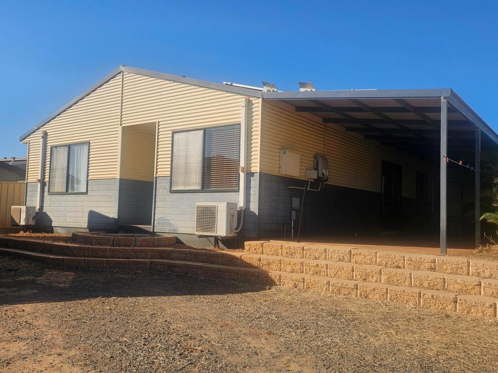 17b Mcgrath Ave, Onslow, WA 6710