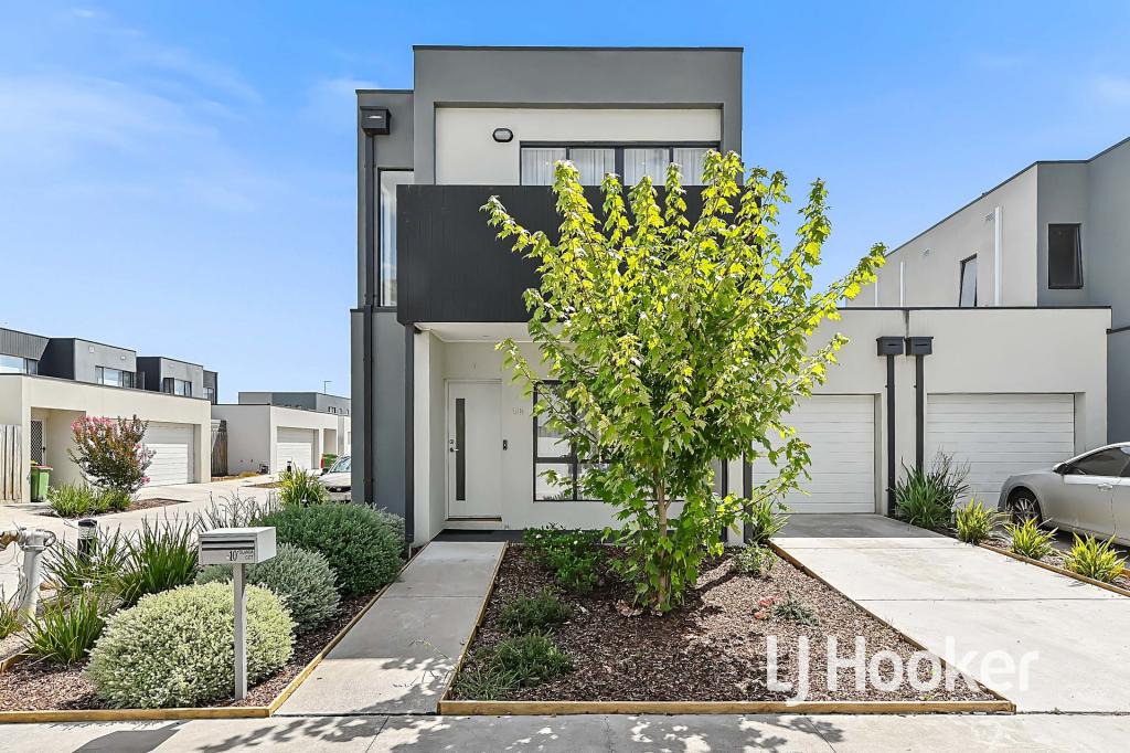 10 Yolanda Cct, Beaconsfield, VIC 3807