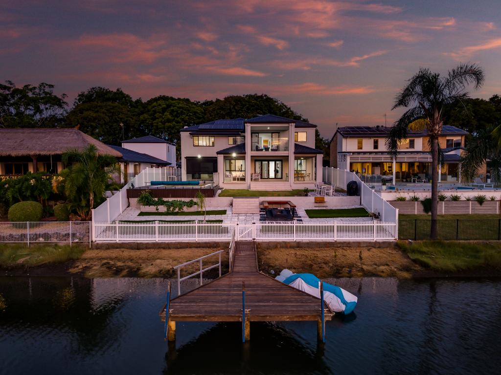 20 Coolong Cres, Carrara, QLD 4211