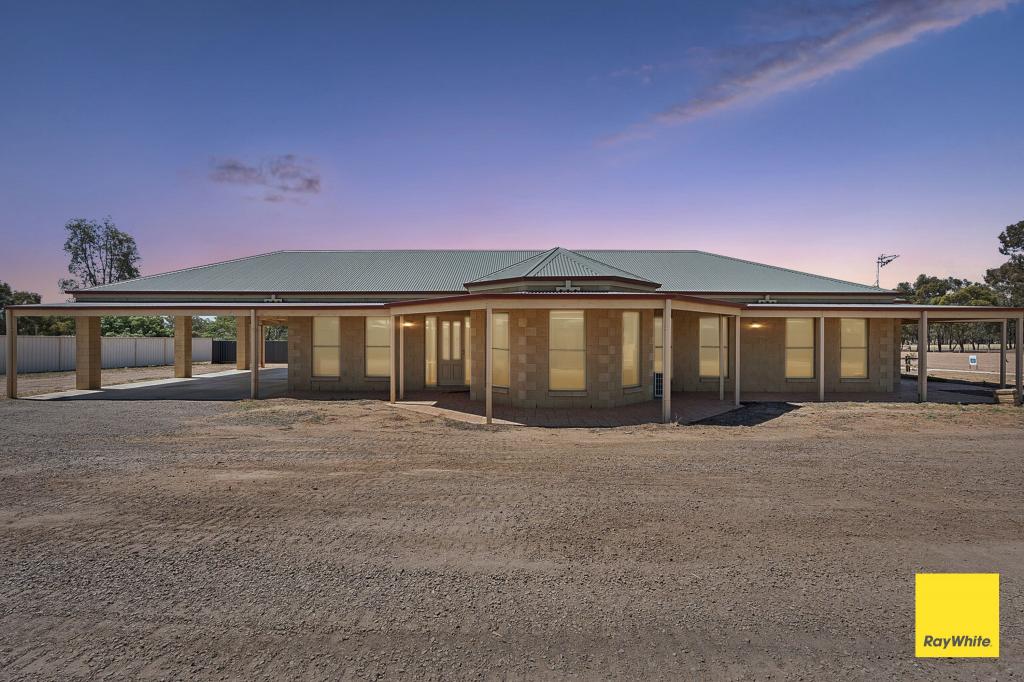 3 WALLAWA PL, HUNTLY, VIC 3551