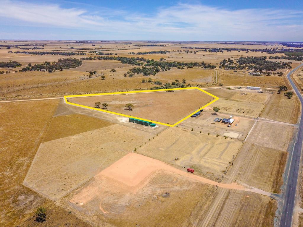 45 BRADLEY LANE, DENILIQUIN, NSW 2710