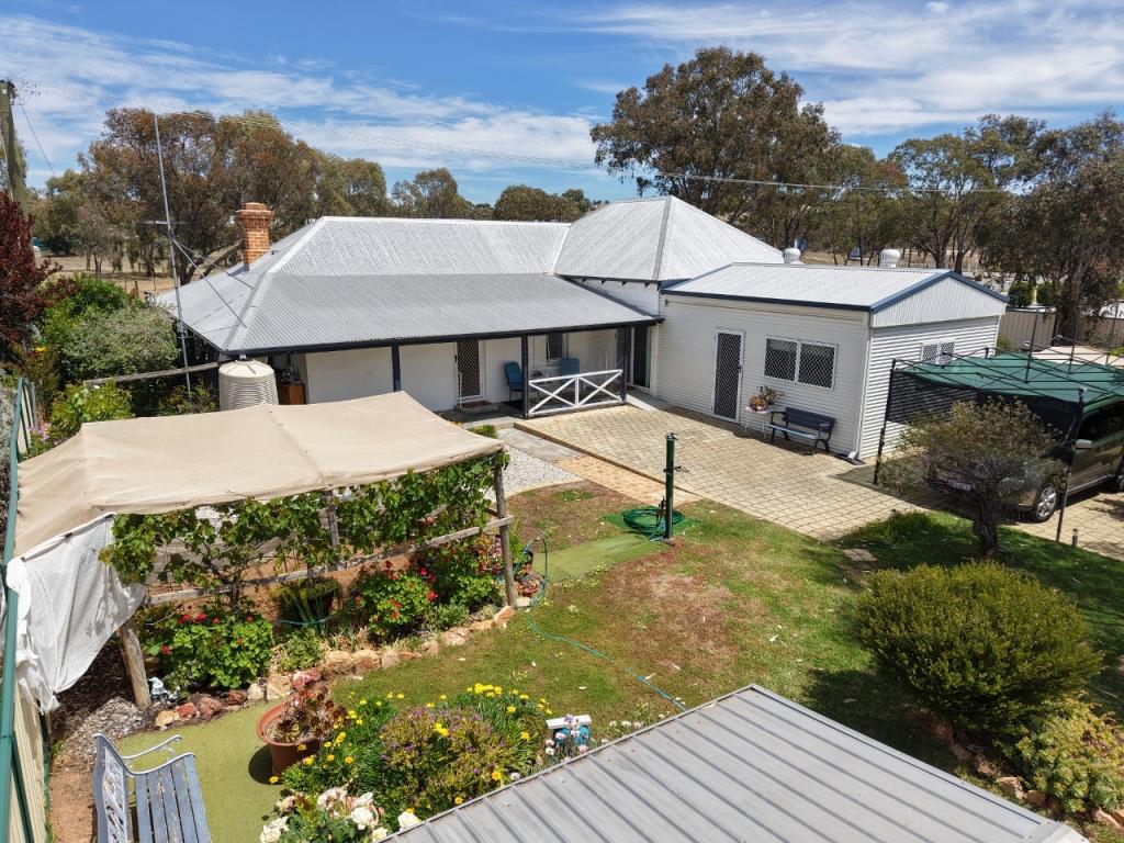34 Great Southern Hwy, Beverley, WA 6304