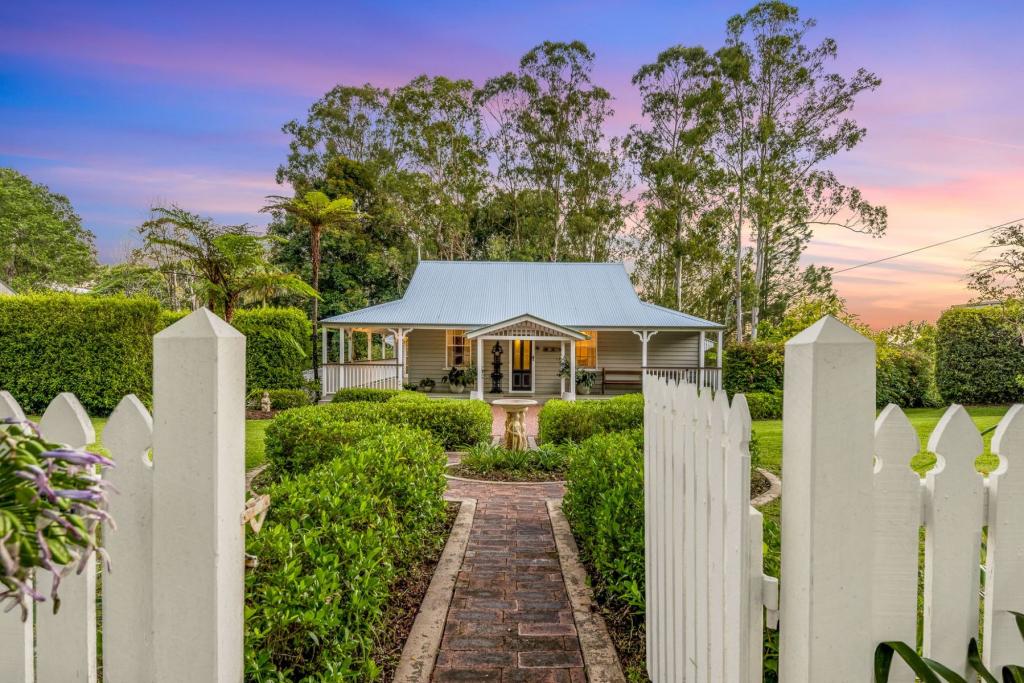 128 Flaxton Mill Rd, Flaxton, QLD 4560