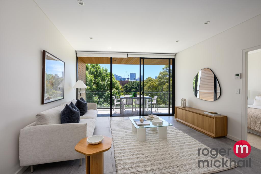 702/2f Wentworth Park Rd, Glebe, NSW 2037