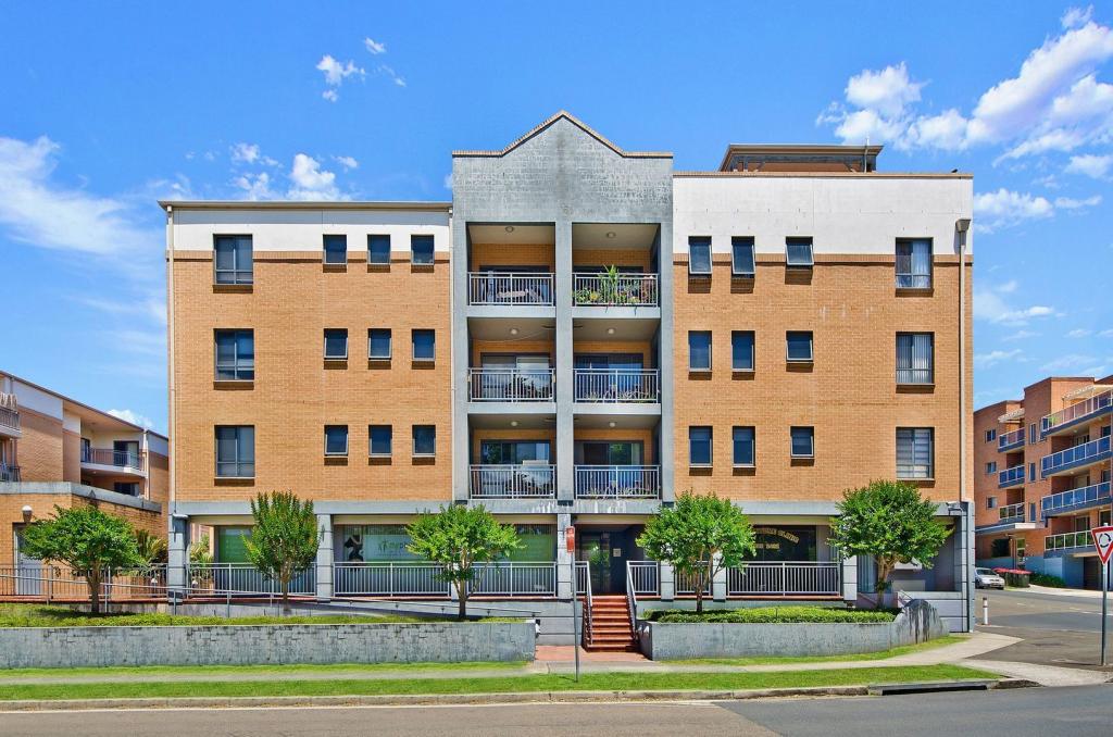 8/22 HERBERT ST, WEST RYDE, NSW 2114