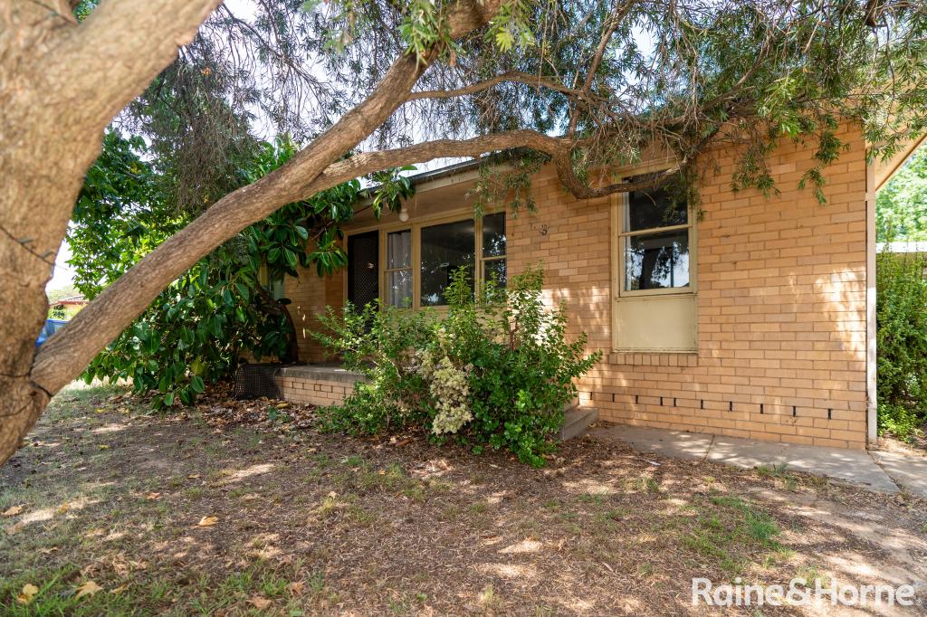 44 Bruce St, Tolland, NSW 2650