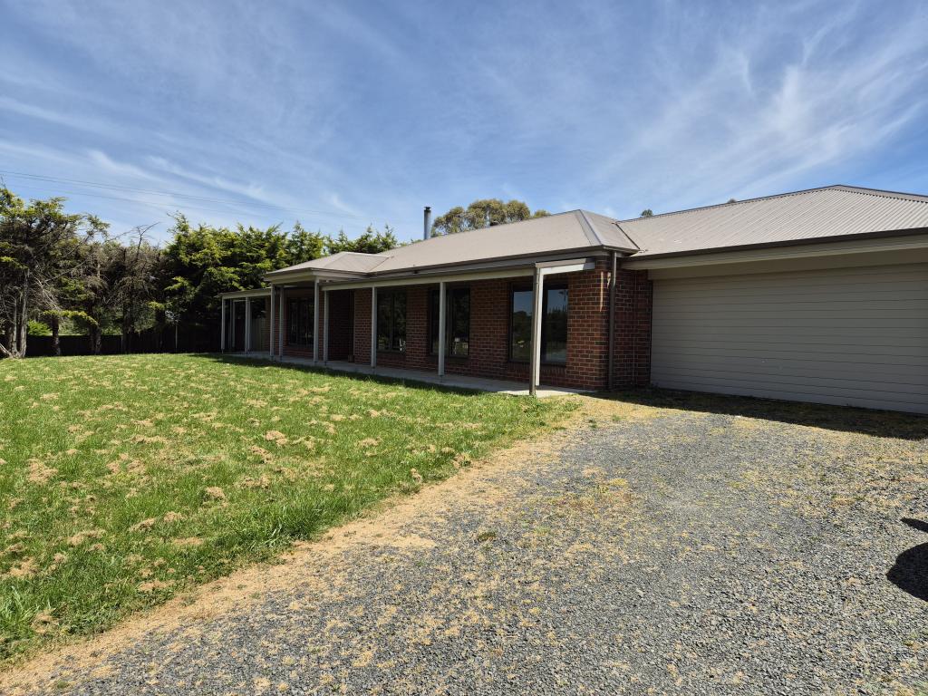 2 Russell St, Gordon, VIC 3345