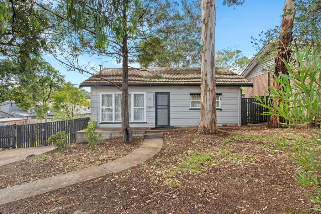 33 Phipps Cres, Diamond Creek, VIC 3089