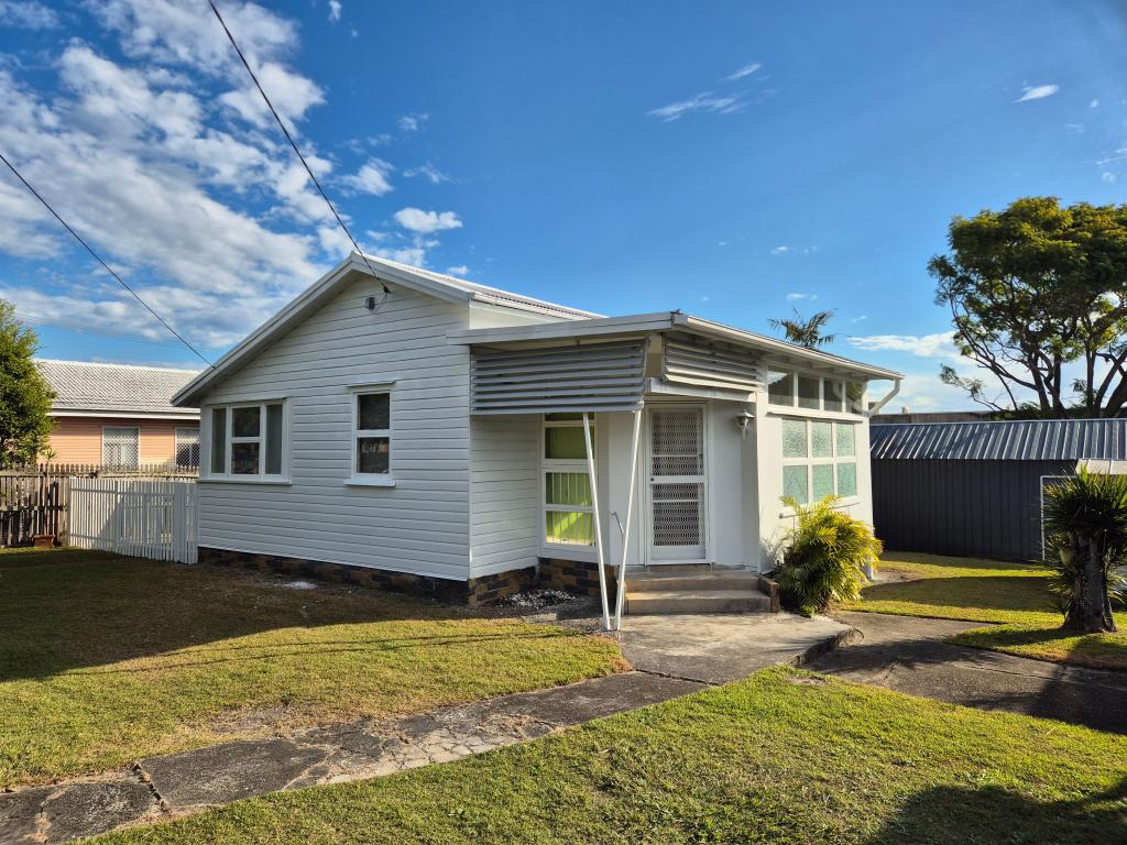 24 Ashmole Rd, Redcliffe, QLD 4020