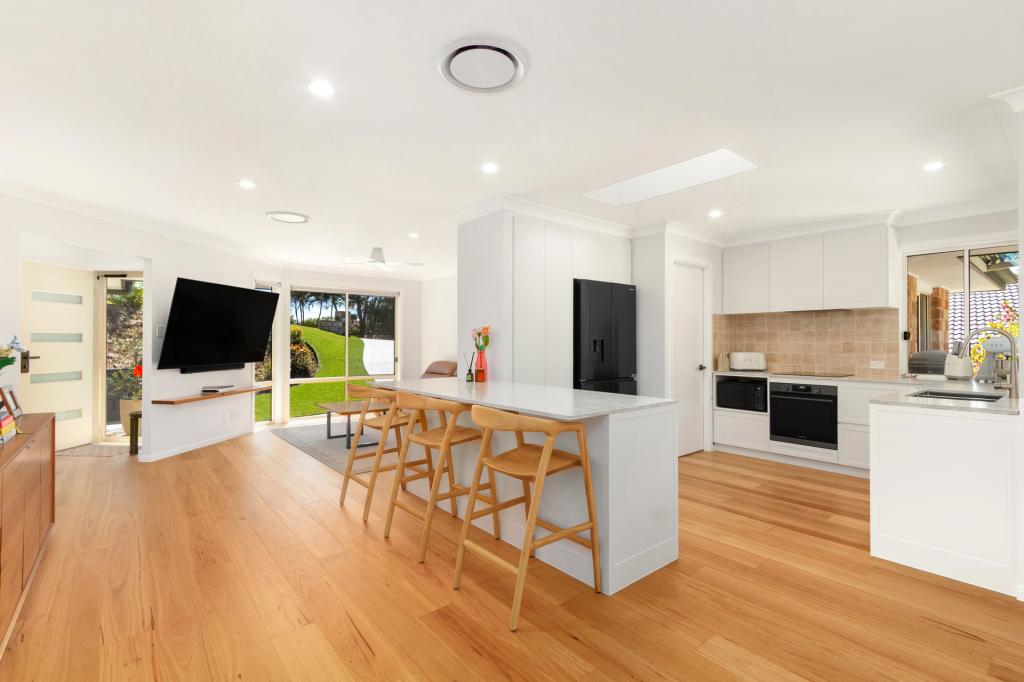 42 KILDARE DR, BANORA POINT, NSW 2486