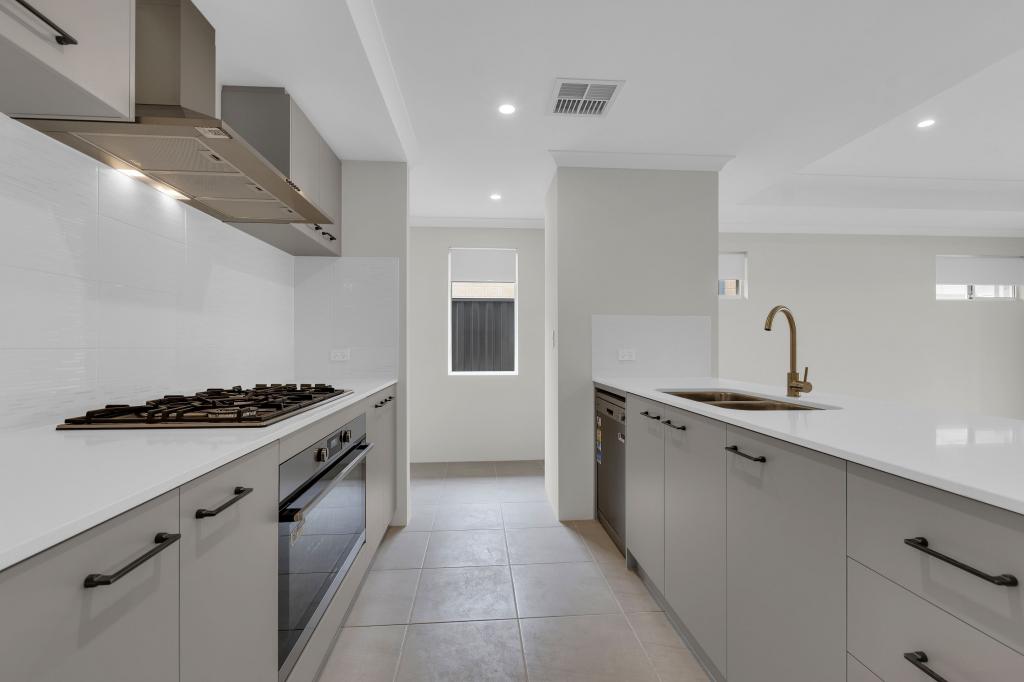 8 Swanson Loop, Coodanup, WA 6210