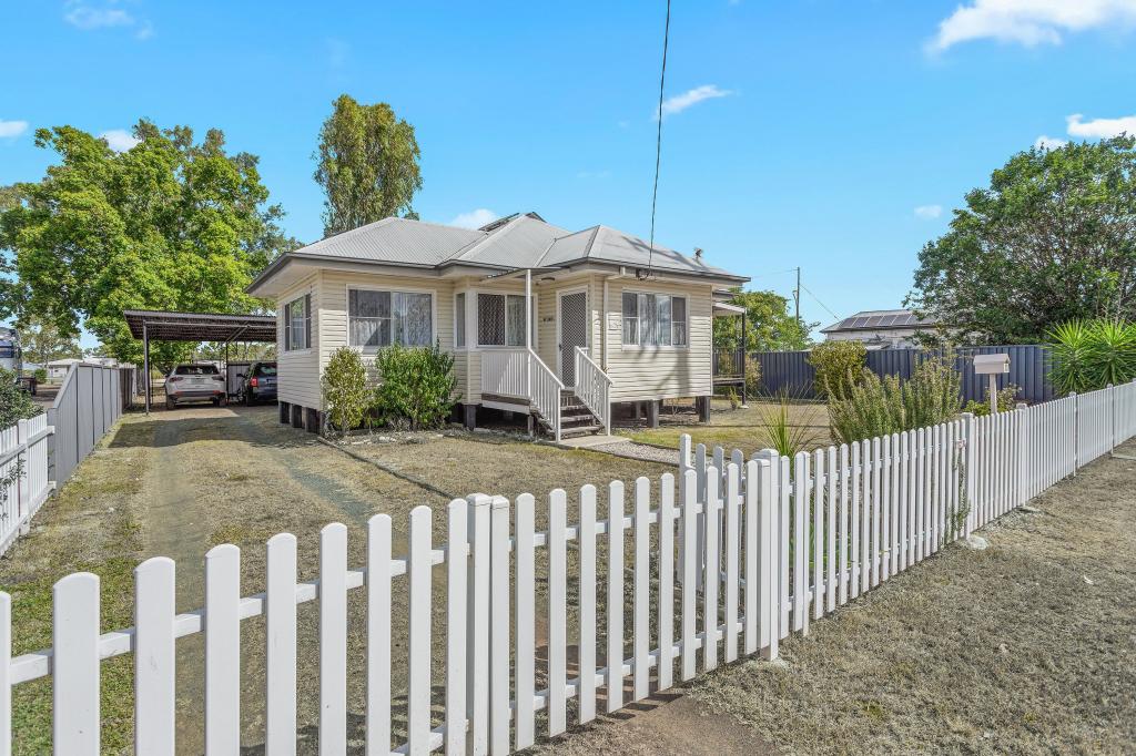 37 Cunliffe St, Oakey, QLD 4401