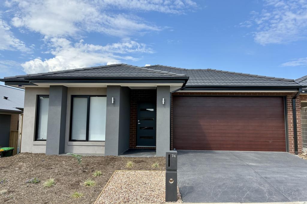 74 HARRIOTT RD, ARMSTRONG CREEK, VIC 3217