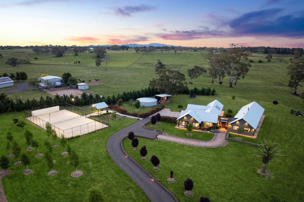 142 BEASLEY RD, LUCKNOW, NSW 2800