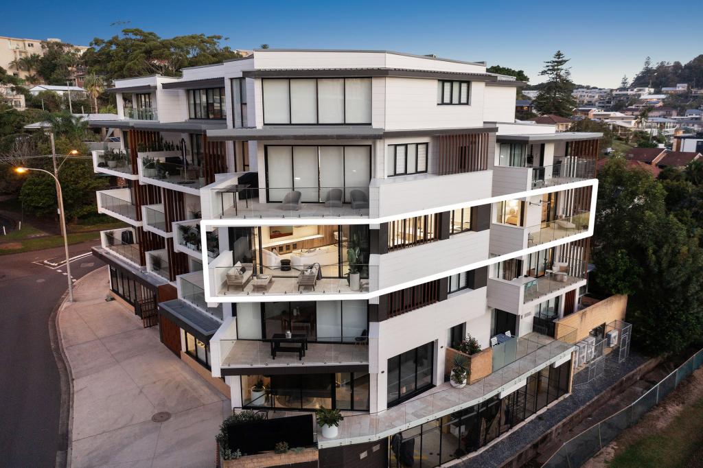 201/10 PINE TREE LANE, TERRIGAL, NSW 2260