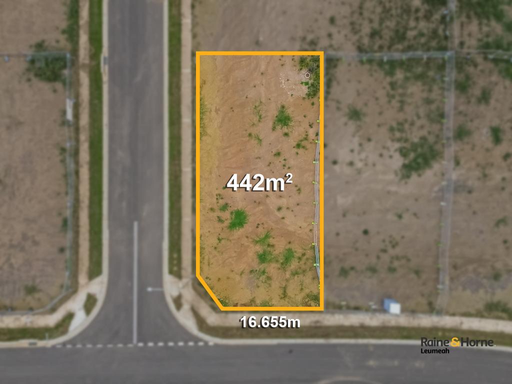 18 BISCAY CCT, MENANGLE PARK, NSW 2563