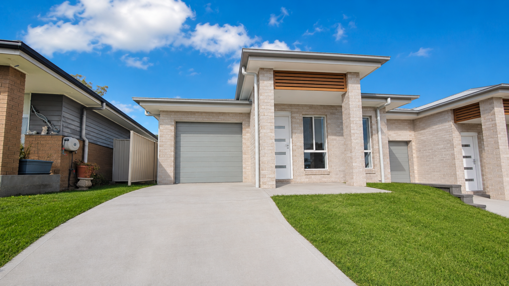 1/145 COLORADO DR, BLUE HAVEN, NSW 2262
