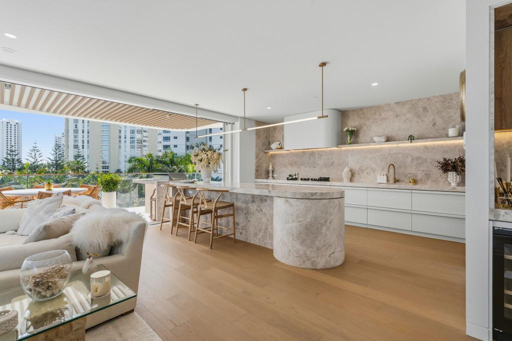 302/16-18 Hughes Ave, Main Beach, QLD 4217