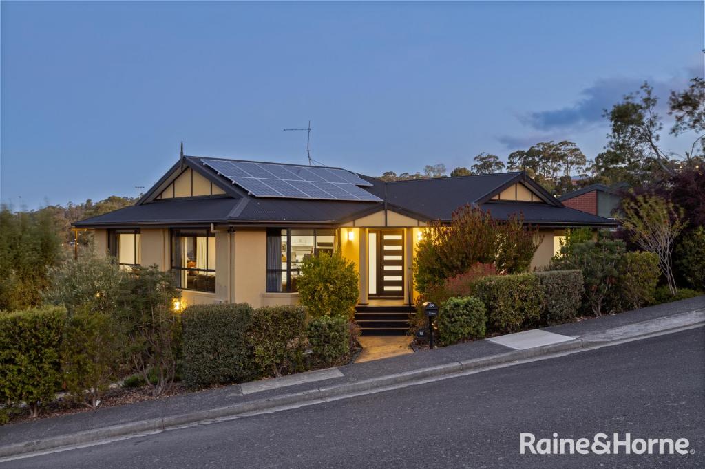 18 Calder Cres, Blackmans Bay, TAS 7052