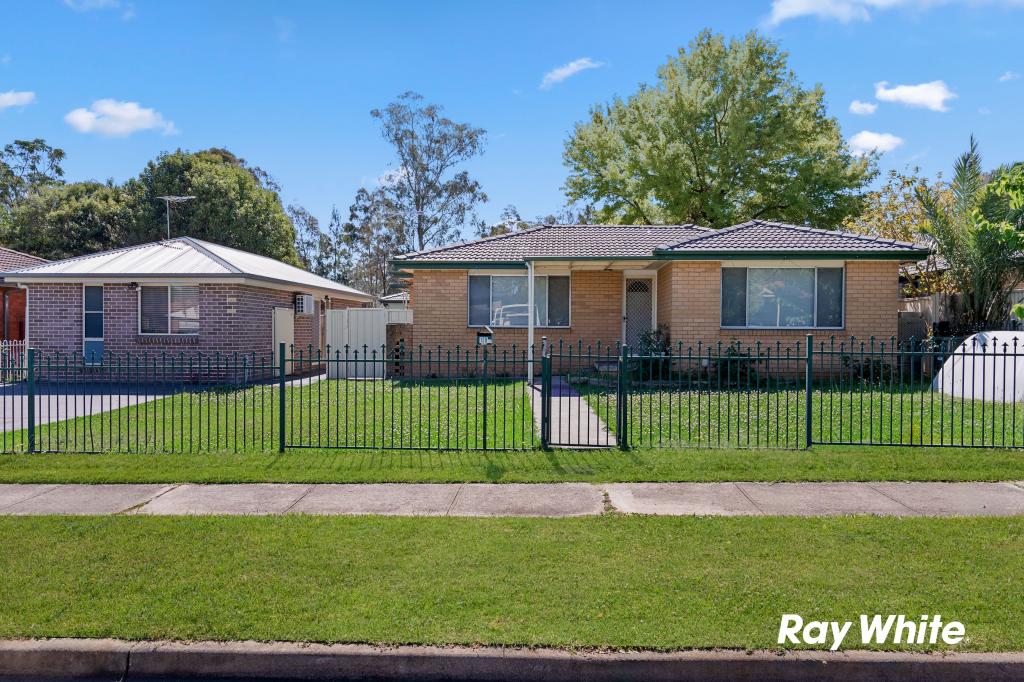 18 Elwood Cres, Quakers Hill, NSW 2763