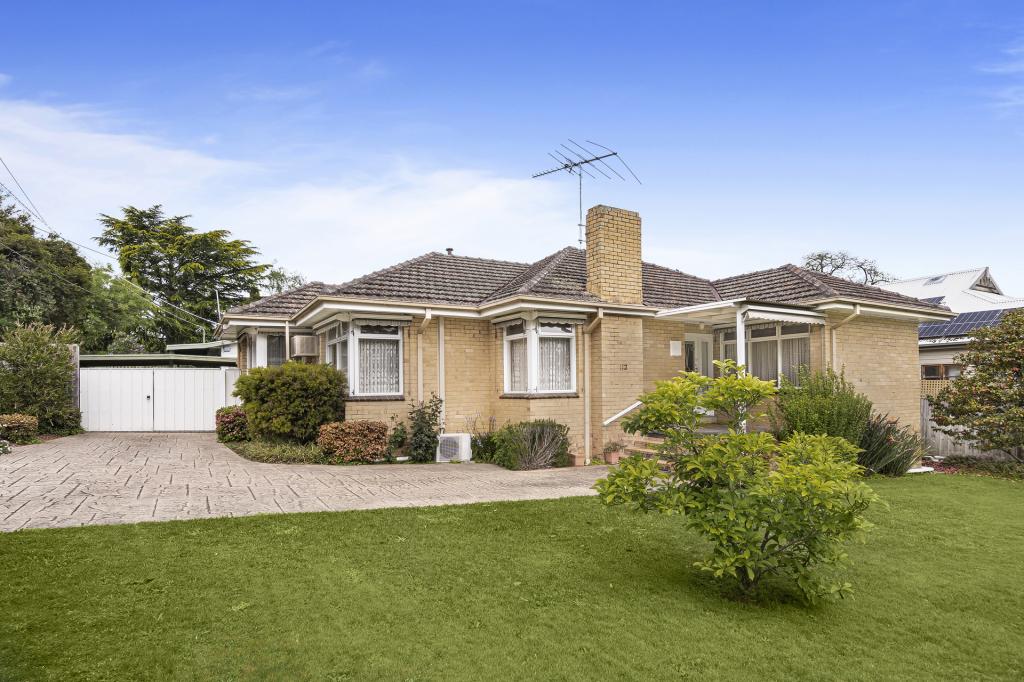 112 Mullum Mullum Rd, Ringwood, VIC 3134