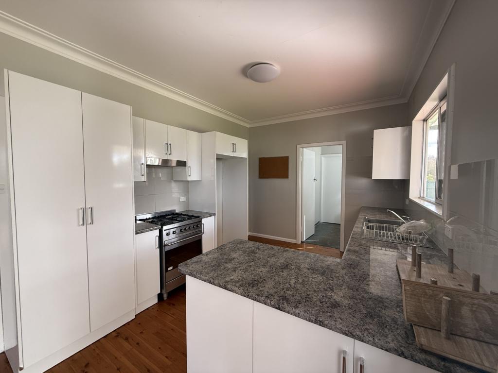 8 Edgeroy St, South Tamworth, NSW 2340