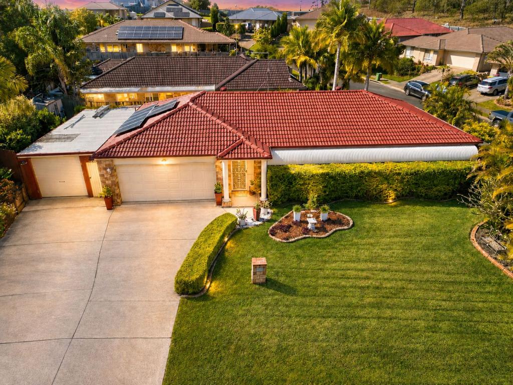 2 Weymouth St, Bundamba, QLD 4304