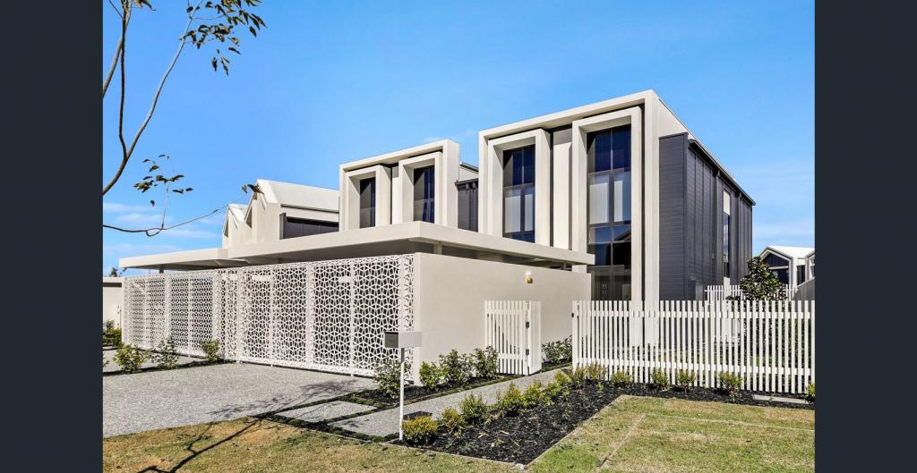 1 Sanctuary Ct, Mermaid Waters, QLD 4218